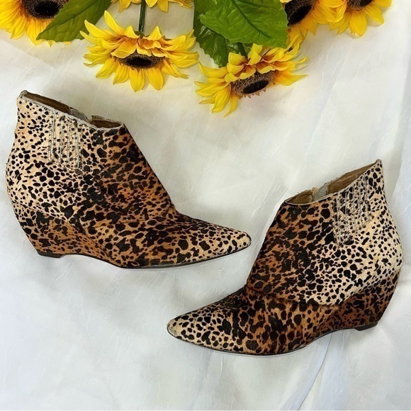 Matisse “Nugent” Leopard Print Cow Hair Ankle Side Zip Booties, GUC, Size 7 - Picture 1 of 13